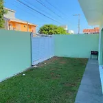 Casa nova com entrada privativa próxima à praia